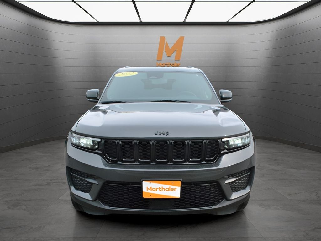 2022 Jeep Grand Cherokee Altitude AWD