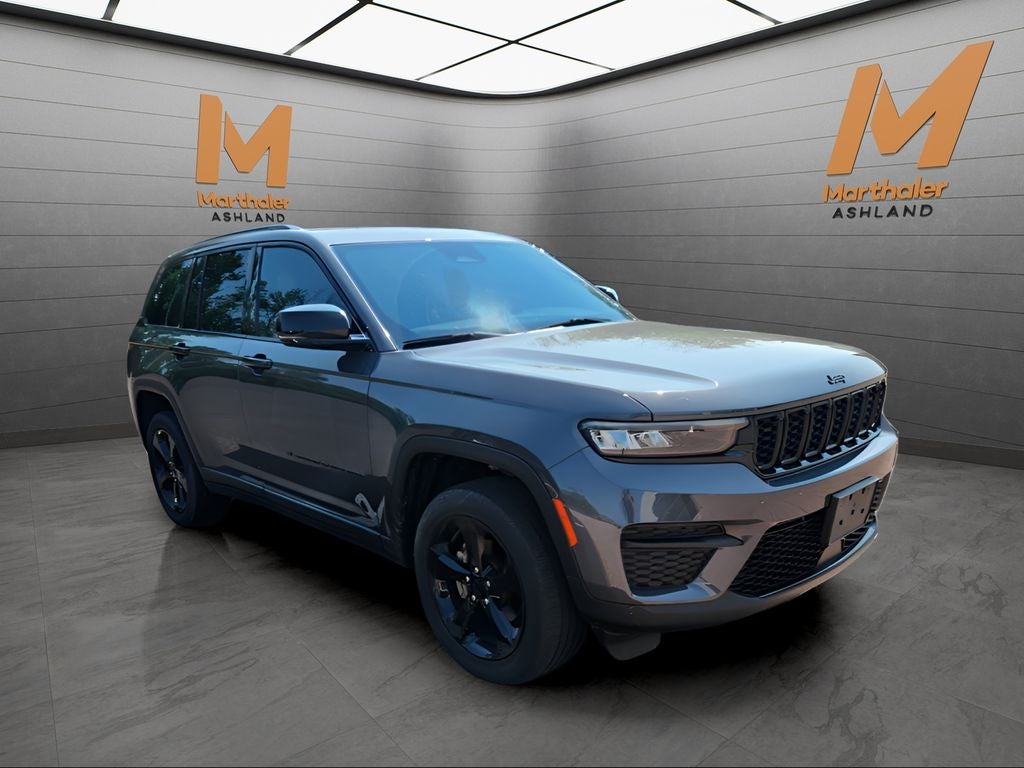 2022 Jeep Grand Cherokee Altitude AWD