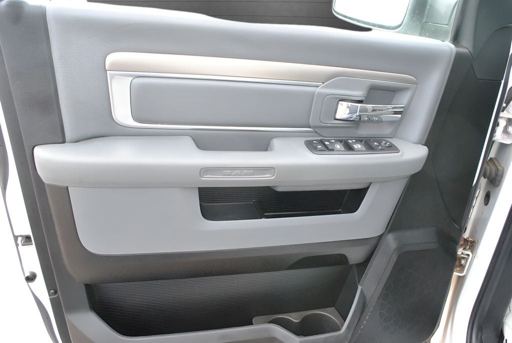 2019 RAM 1500 Big Horn Crew Cab 4x4 5.7L V8