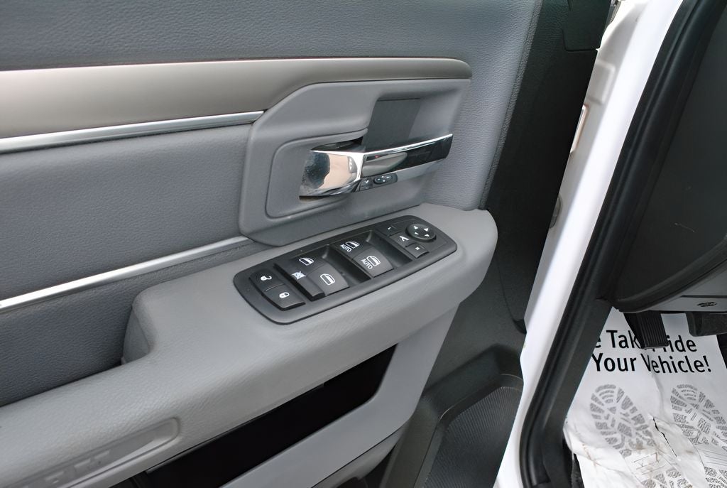 2019 RAM 1500 Big Horn Crew Cab 4x4 5.7L V8
