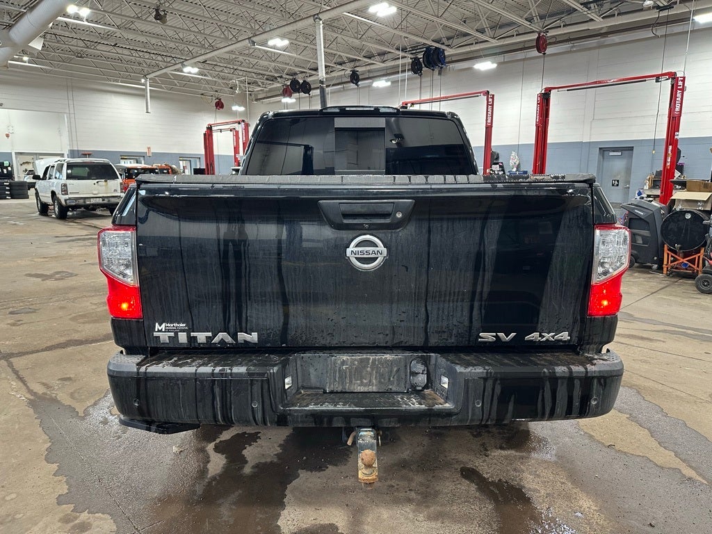 2021 Nissan Titan SV Crew Cab 4x4 5.6L V8