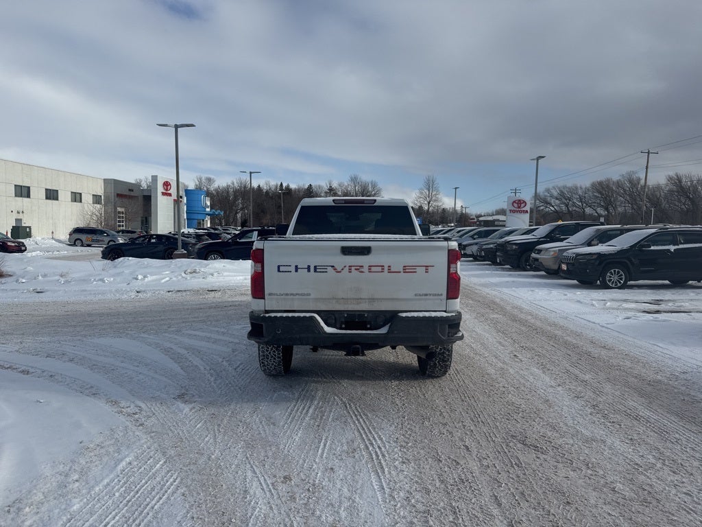 2024 Chevrolet Silverado HD Custom Crew Cab 4x4 6.6L V8