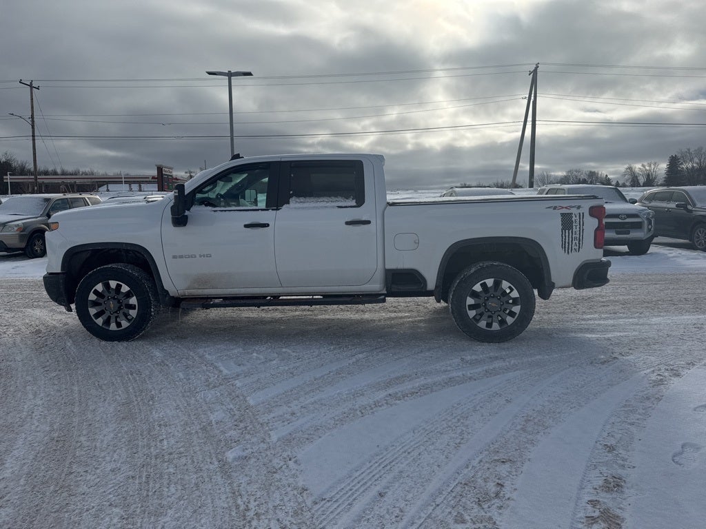 2024 Chevrolet Silverado HD Custom Crew Cab 4x4 6.6L V8