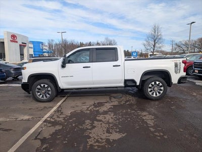 2024 Chevrolet Silverado HD Custom Crew Cab 4x4 6.6L V8
