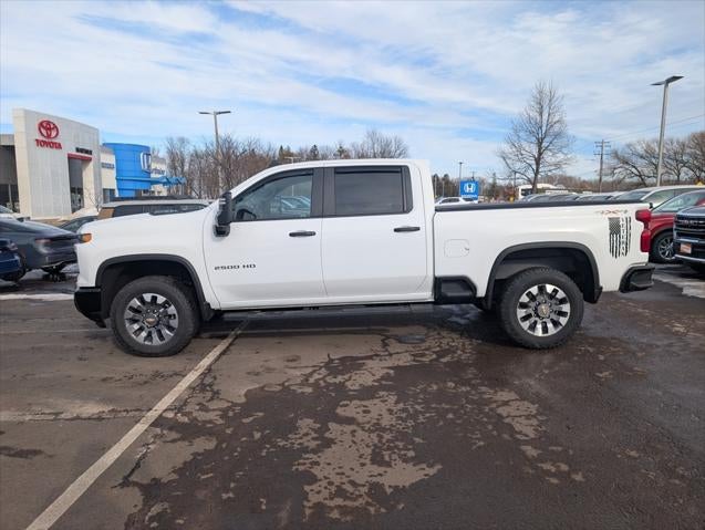 2024 Chevrolet Silverado HD Custom Crew Cab 4x4 6.6L V8