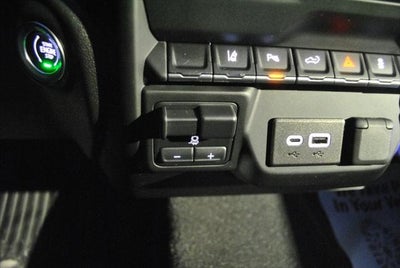 2024 Chevrolet Silverado HD Custom Crew Cab 4x4 6.6L V8