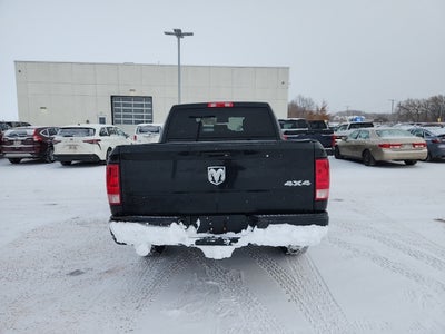 2016 RAM 1500 Express Crew Cab 4x4 5.7L V8