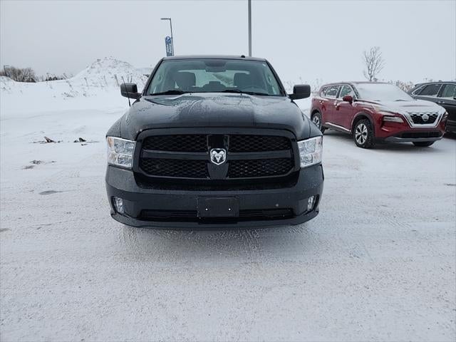 2016 RAM 1500 Express Crew Cab 4x4 5.7L V8