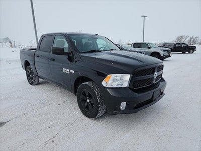 2016 RAM 1500 Express Crew Cab 4x4 5.7L V8