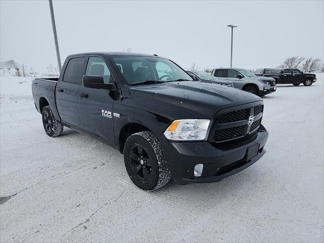 2016 RAM 1500 Express Crew Cab 4x4 5.7L V8