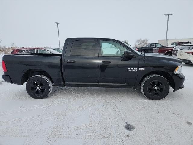 2016 RAM 1500 Express Crew Cab 4x4 5.7L V8