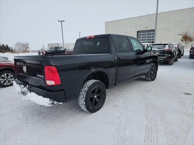 2016 RAM 1500 Express Crew Cab 4x4 5.7L V8