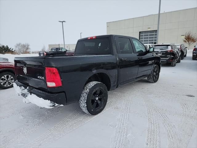 2016 RAM 1500 Express Crew Cab 4x4 5.7L V8