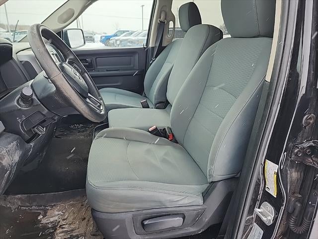 2016 RAM 1500 Express Crew Cab 4x4 5.7L V8