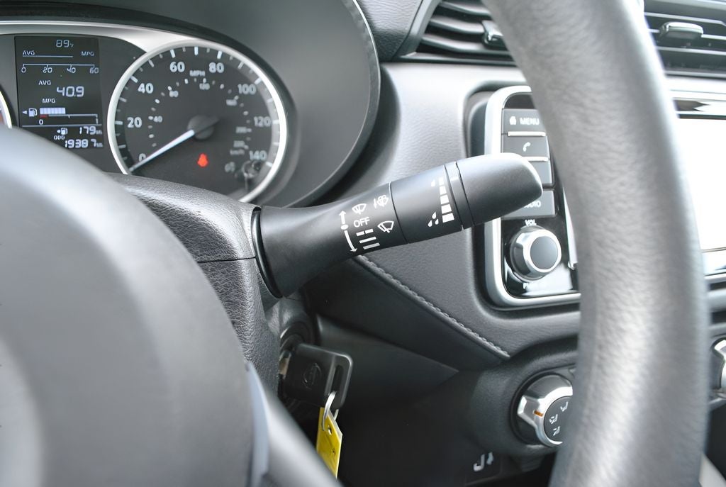 2023 Nissan Versa 1.6 S