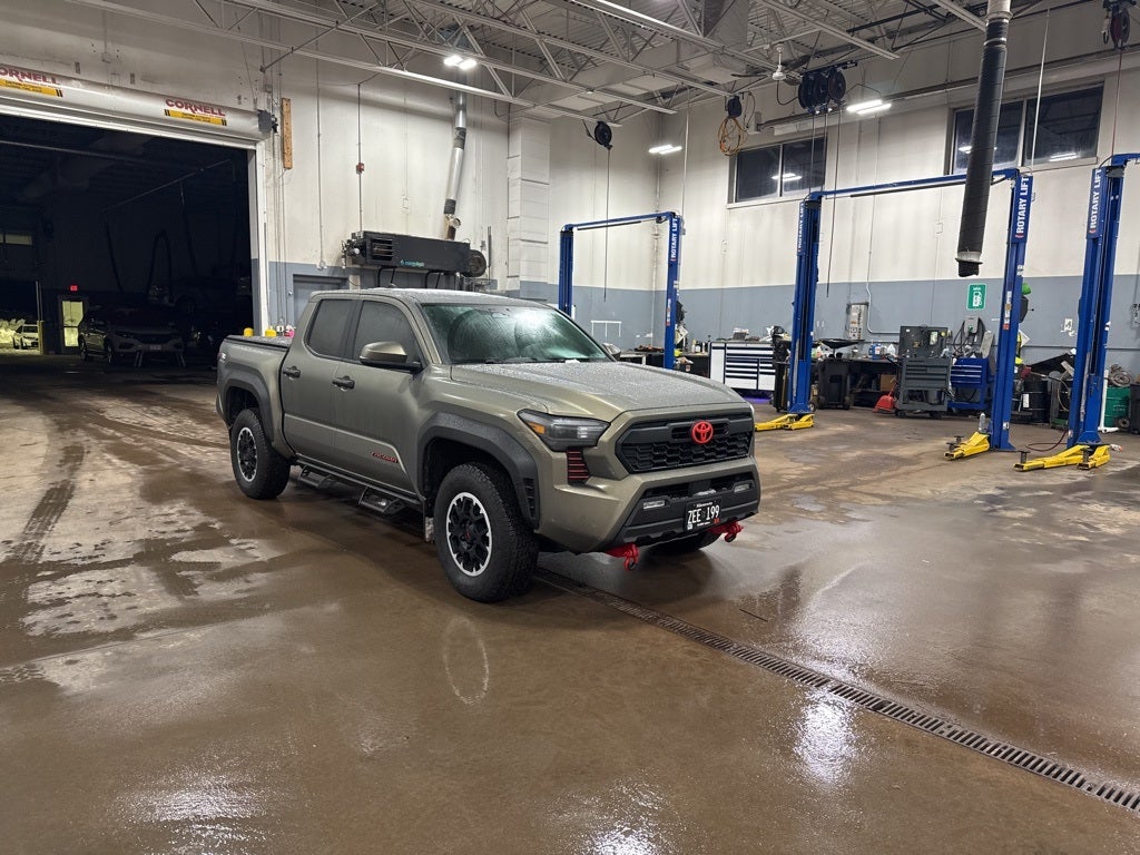 2024 Toyota Tacoma TRD Off-Road Upgrade Double Cab 4x4 6-Speed Manual