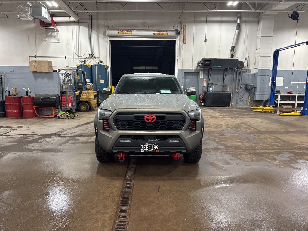 2024 Toyota Tacoma TRD Off-Road Upgrade Double Cab 4x4 6-Speed Manual