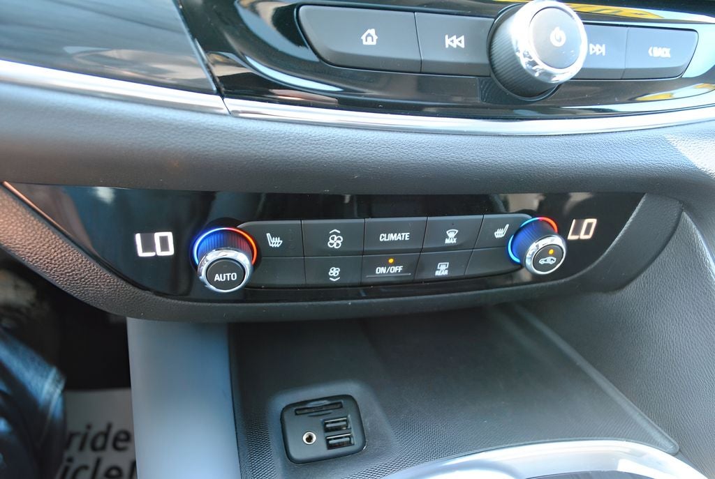 2020 Buick Enclave Essence