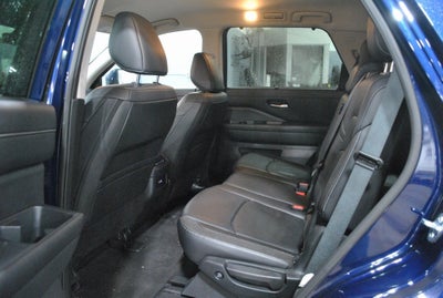 2025 Nissan Pathfinder SL AWD