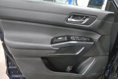 2025 Nissan Pathfinder SL AWD