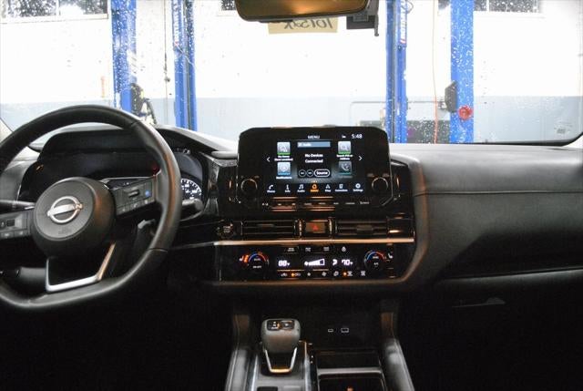 2025 Nissan Pathfinder SL AWD