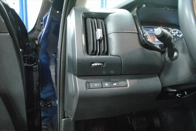 2025 Nissan Pathfinder SL AWD