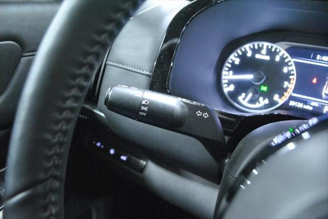 2025 Nissan Pathfinder SL AWD