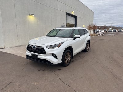 2023 Toyota Highlander Hybrid Bronze Edition AWD