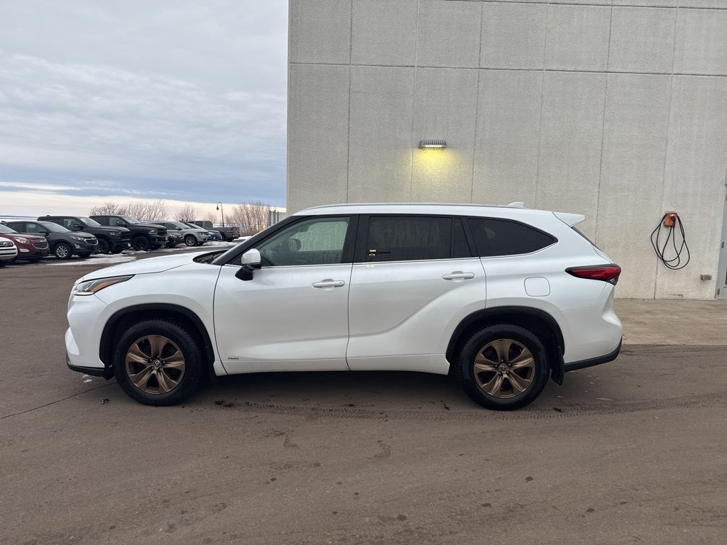 2023 Toyota Highlander Hybrid Bronze Edition AWD