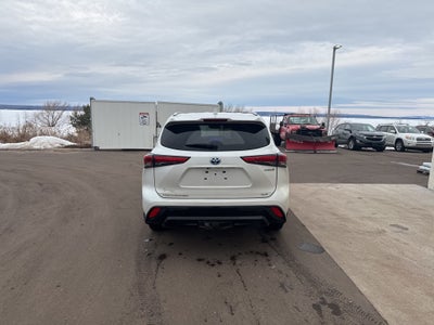 2023 Toyota Highlander Hybrid Bronze Edition AWD