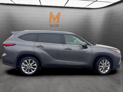 2021 Toyota Highlander Limited AWD 3rd Row w/ Tow Hitch
