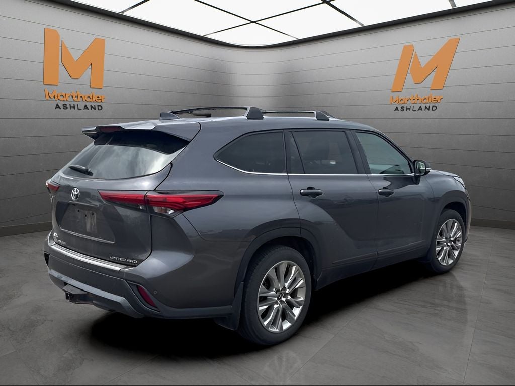 2022 Toyota Highlander Limited 8 Passenger AWD