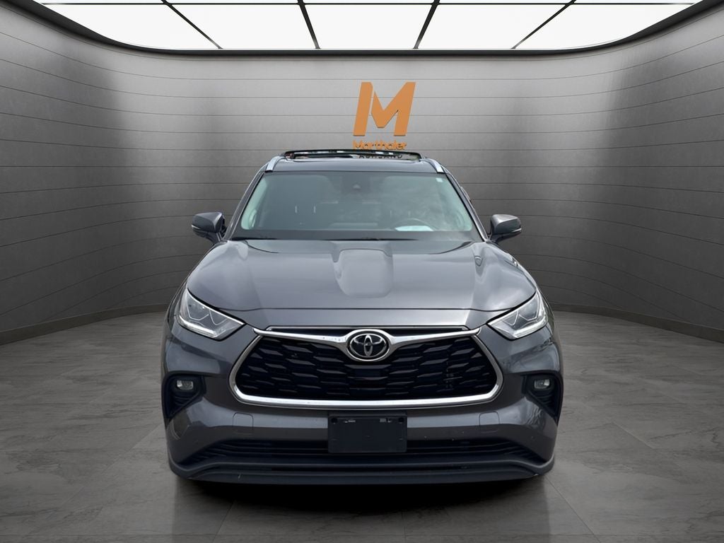 2022 Toyota Highlander Limited 8 Passenger AWD