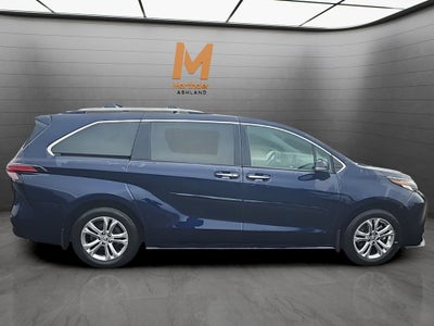 2024 Toyota Sienna Platinum 7 Passenger