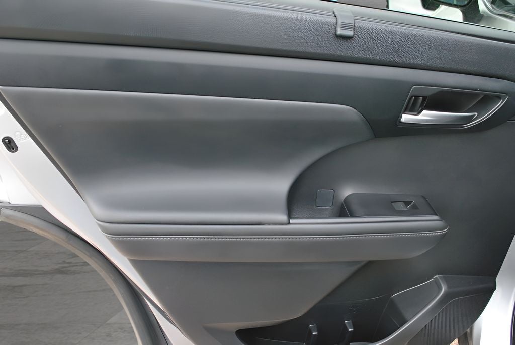 2021 Toyota HIGHLANDER XLE AWD 8 Passenger