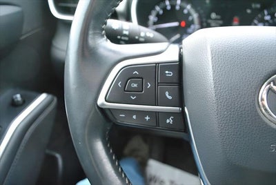 2021 Toyota HIGHLANDER XLE AWD 8 Passenger