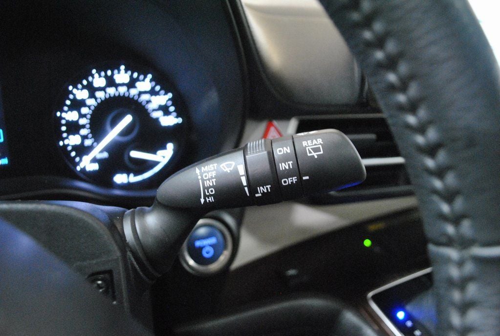 2023 Toyota SIENNA XLE XLE 7 Passenger Plus Package FWD