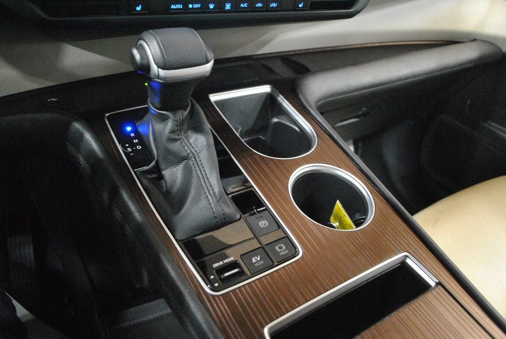 2023 Toyota SIENNA XLE XLE 7 Passenger Plus Package FWD