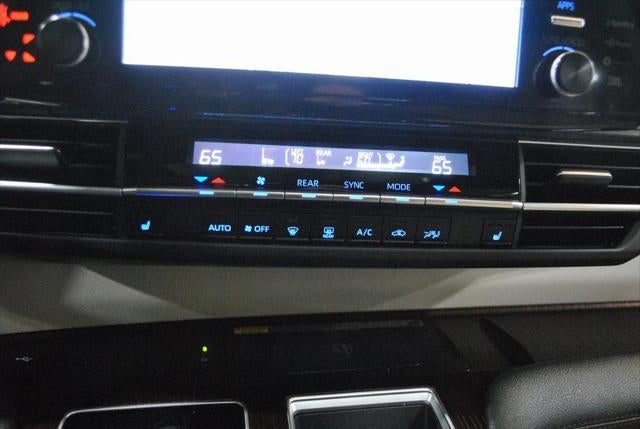 2023 Toyota SIENNA XLE XLE 7 Passenger Plus Package FWD