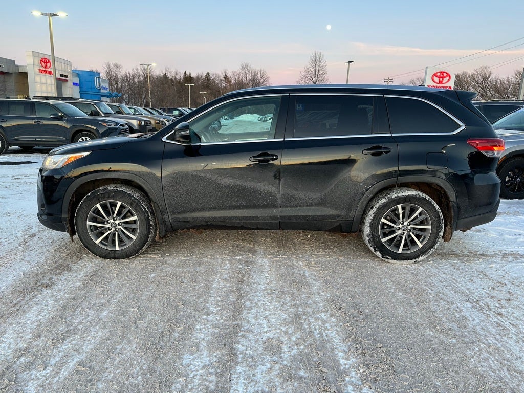 2018 Toyota HIGHLANDER XLE 7 Passenger AWD