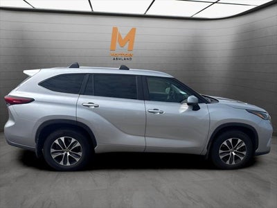 2023 Toyota Highlander Hybrid XLE AWD