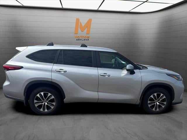 2023 Toyota Highlander Hybrid XLE AWD