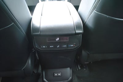 2023 Toyota HIGHLANDER XLE 8 Passenger AWD