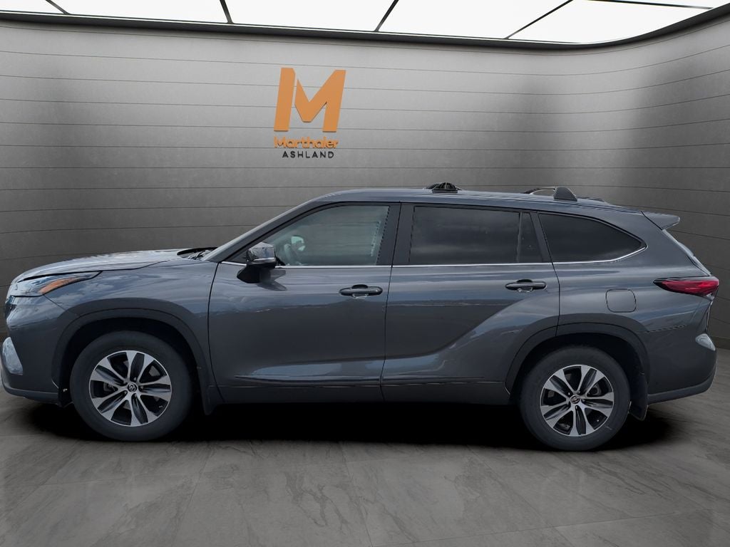 2023 Toyota Highlander XLE 8 Passenger AWD