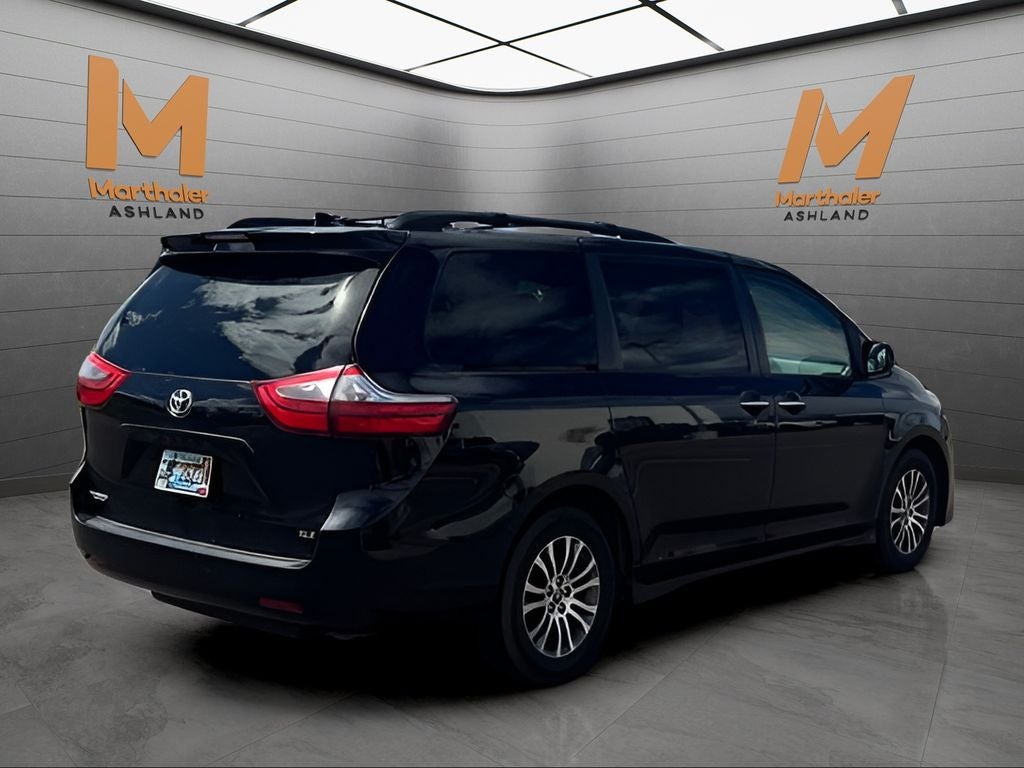 2020 Toyota Sienna XLE 8 Passenger FWD