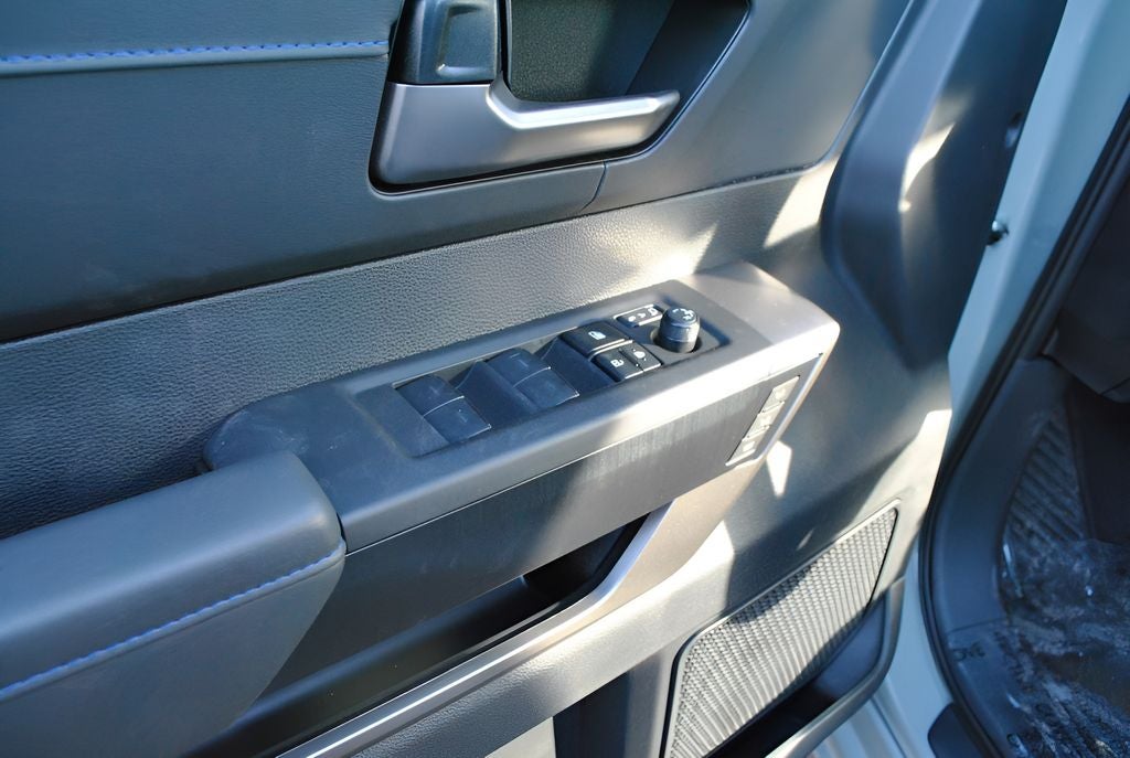 2026 Toyota Tundra i-FORCE MAX Platinum