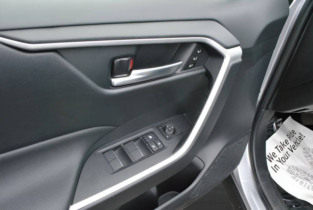 2023 Toyota RAV4 Hybrid XLE Premium AWD